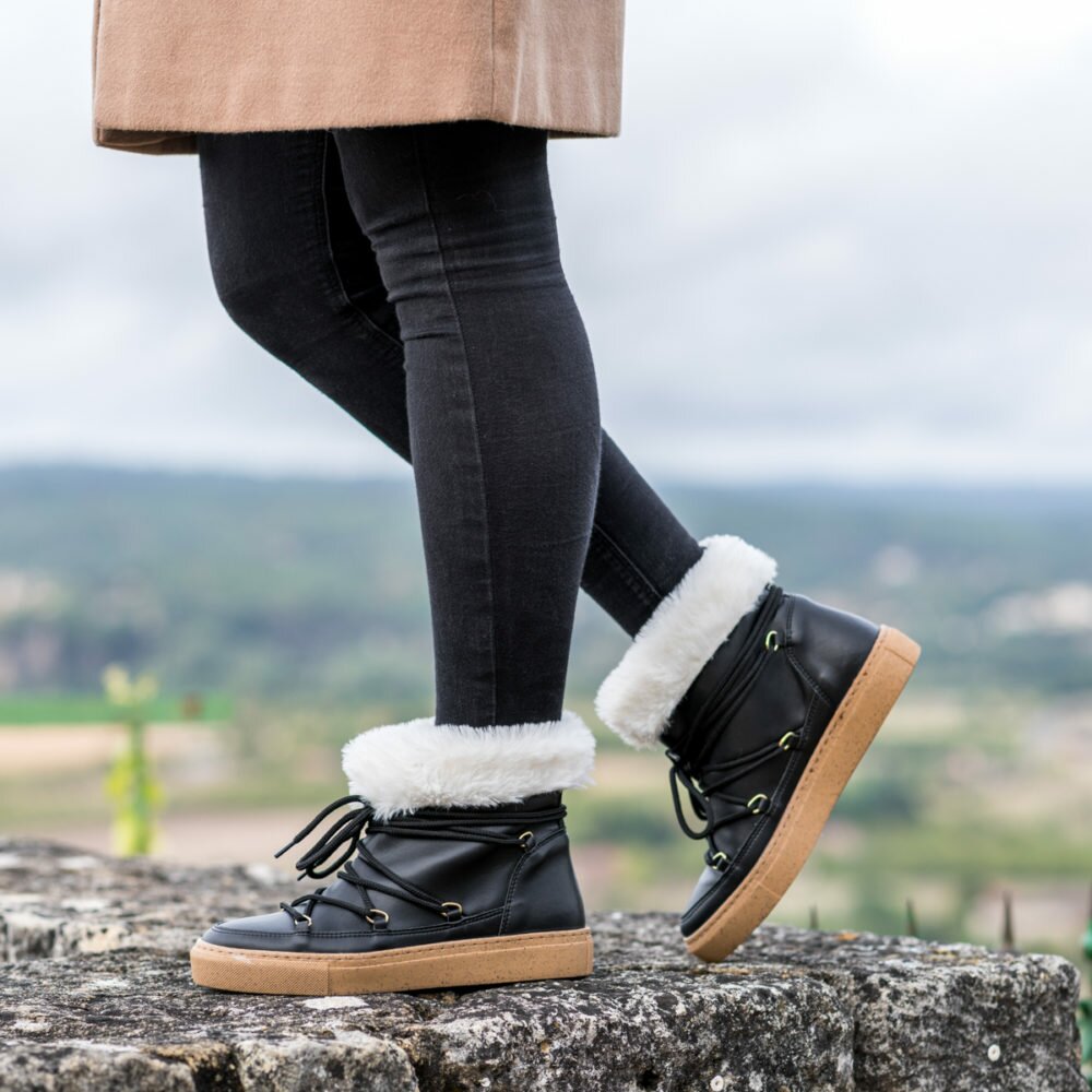 Bottines fourrées vegan écologiques pour femme d'occasion Yéti noir l'Aurore par Minuit sur Terre